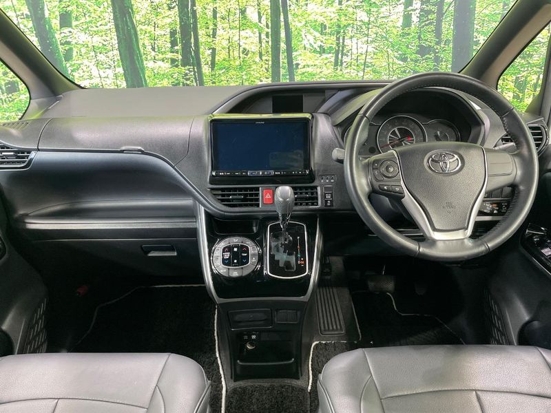 2018 Toyota Voxy DBA-ZRR80W (UW-6a55aac1a69c6)[23]