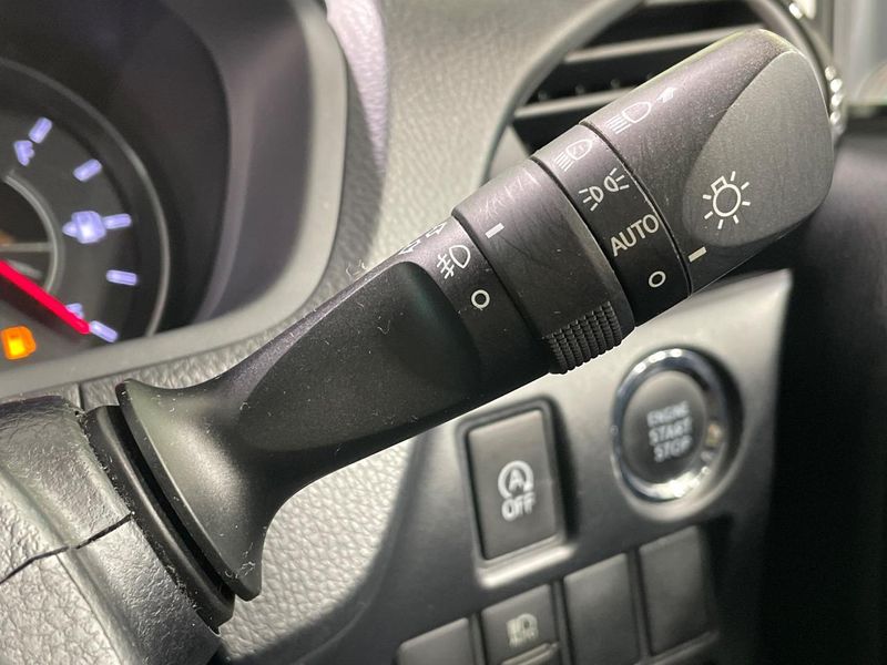 2018 Toyota Voxy DBA-ZRR80W (UW-6a55aac1a69c6)[28]