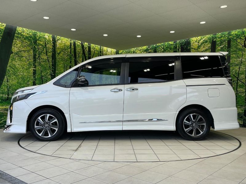 2018 Toyota Voxy DBA-ZRR80W (UW-6a55aac1a69c6)[11]