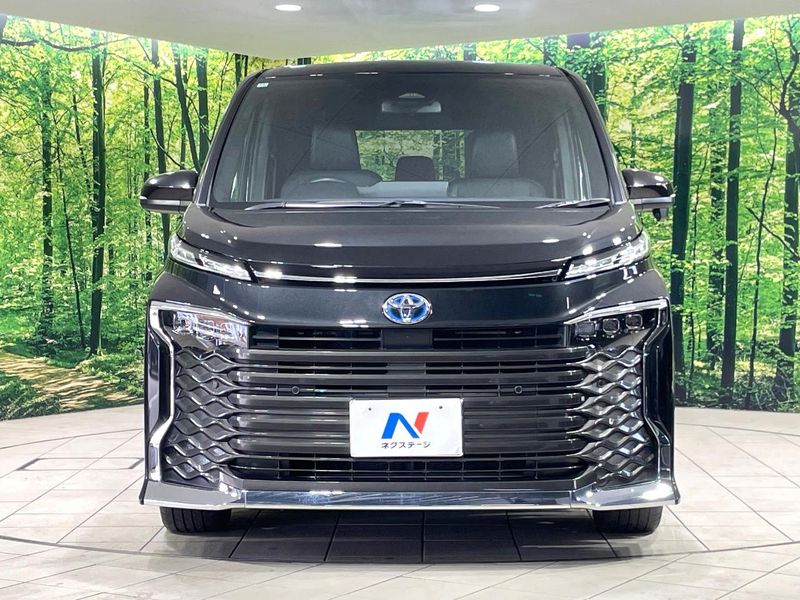 2022 Toyota Voxy 6AA-ZWR90W (UW-6a55ab01ecc89)[14]