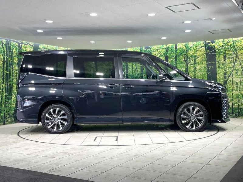 2022 Toyota Voxy 6AA-ZWR90W (UW-6a55ab01ecc89)[21]
