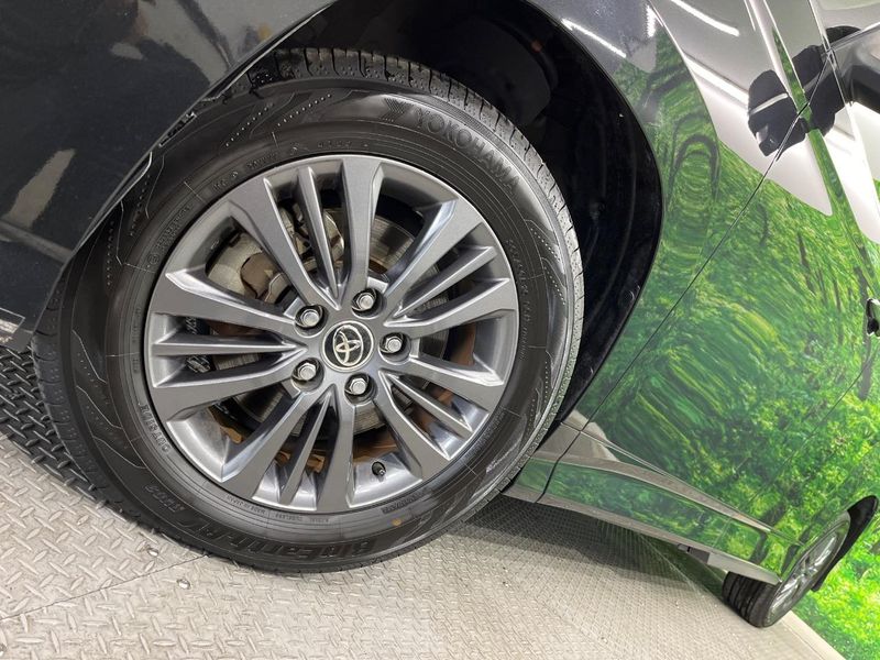 2022 Toyota Voxy 6AA-ZWR95W (UW-6a55ab0db6a7c)[5]
