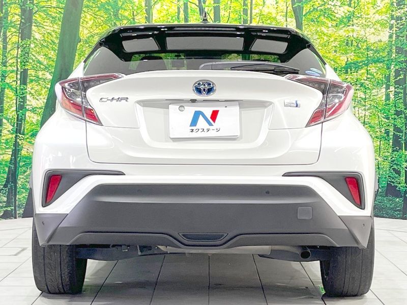 2017 Toyota C-HR DAA-ZYX10 (UW-6a55ab11b7d04)[15]