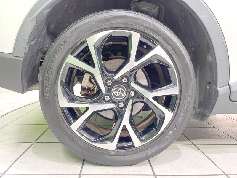 2017 Toyota C-HR DAA-ZYX10 (UW-6a55ab11b7d04)[21]