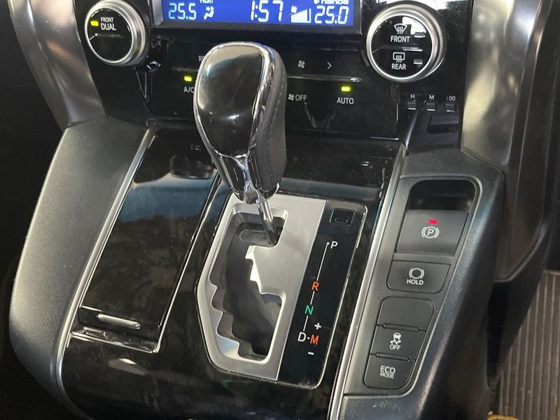 2017 Toyota Vellfire DBA-AGH30W (UW-6a56f8ba774a2)[15]