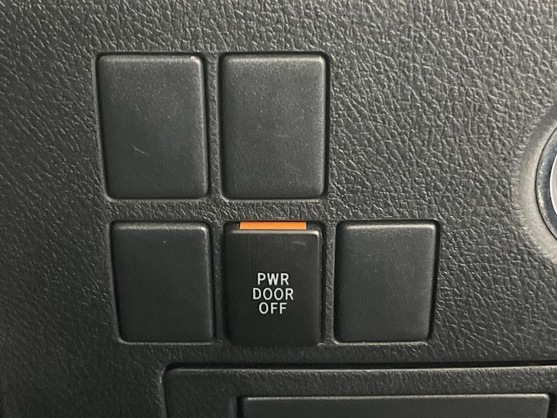 2017 Toyota Vellfire DBA-AGH30W (UW-6a56f8ba774a2)[12]