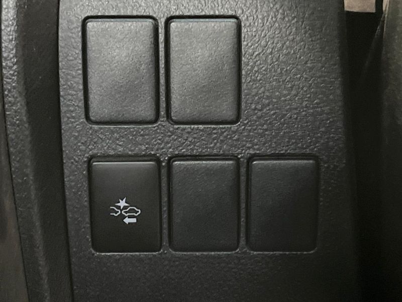 2017 Toyota Vellfire DBA-AGH30W (UW-6a56f8ba774a2)[17]
