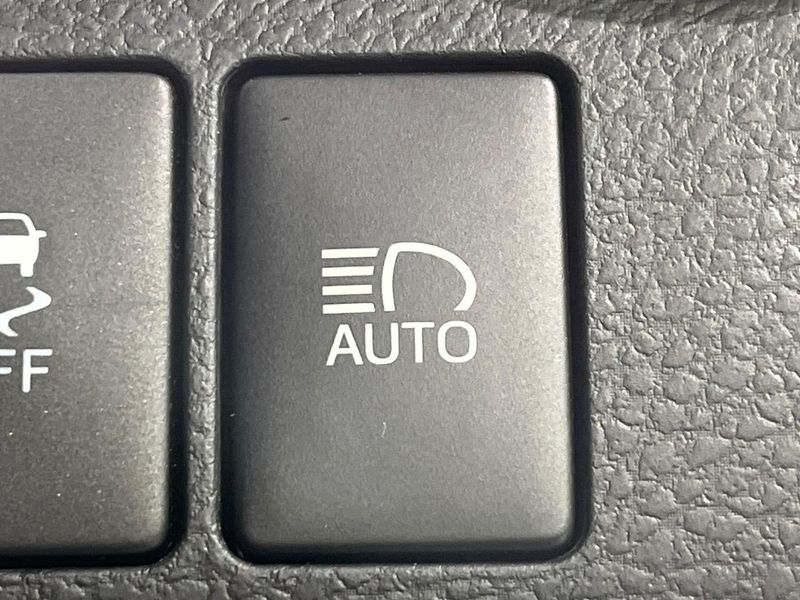 2017 Toyota Harrier Hybrid DAA-AVU65W (UW-6a56f8de7ec70)[10]