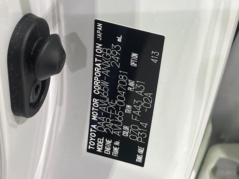 2017 Toyota Harrier Hybrid DAA-AVU65W (UW-6a56f8de7ec70)[1]