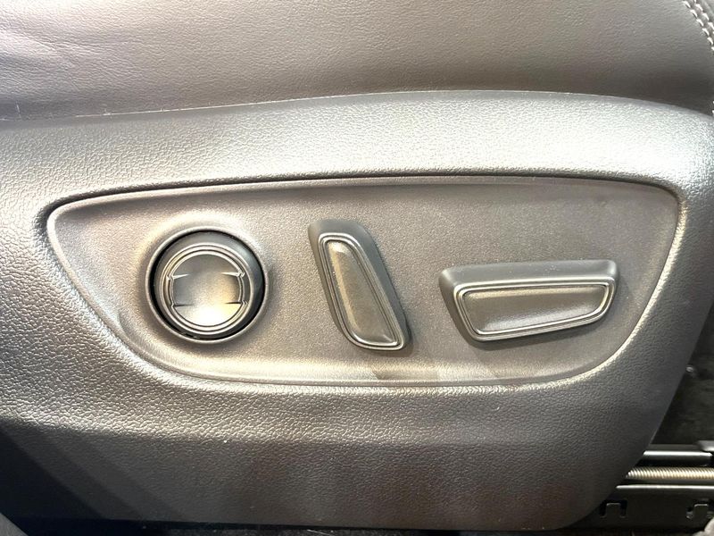 2024 Toyota RAV4 6AA-AXAH54 (UW-6a56f8e804558)[28]
