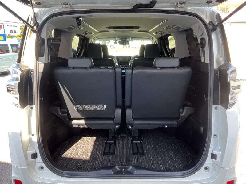 2018 Toyota Vellfire Hybrid DAA-AYH30W (UW-6a56f8fd741a2)[29]