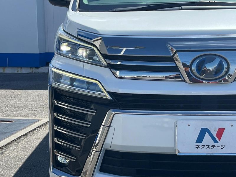 2018 Toyota Vellfire Hybrid DAA-AYH30W (UW-6a56f8fd741a2)[25]
