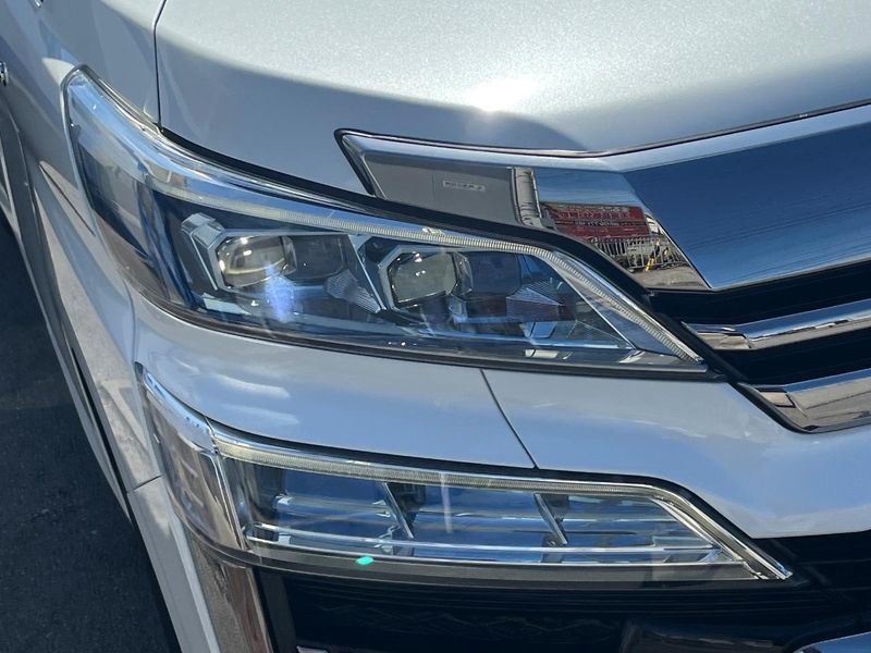 2018 Toyota Vellfire Hybrid DAA-AYH30W (UW-6a56f8fd741a2)[26]