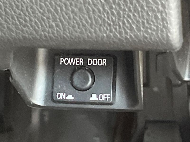 2014 Nissan DAYZ ROOX DBA-B21A (UW-6a56f90fcc3a4)[26]