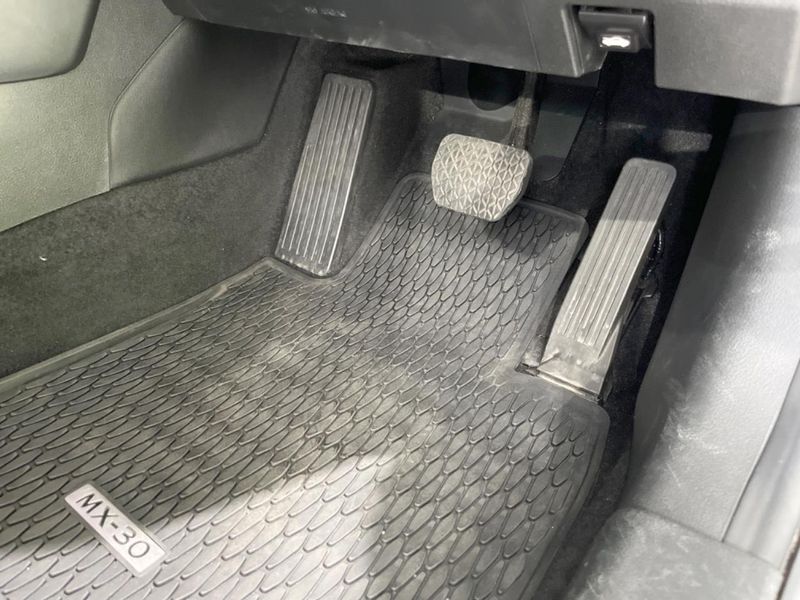 2021 Mazda MX-30 5AA-DREJ3P (UW-6a56f96d3e366)[22]