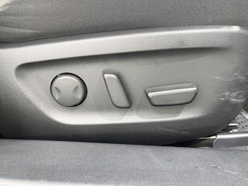 2021 Mazda MX-30 5AA-DREJ3P (UW-6a56f96d3e366)[23]