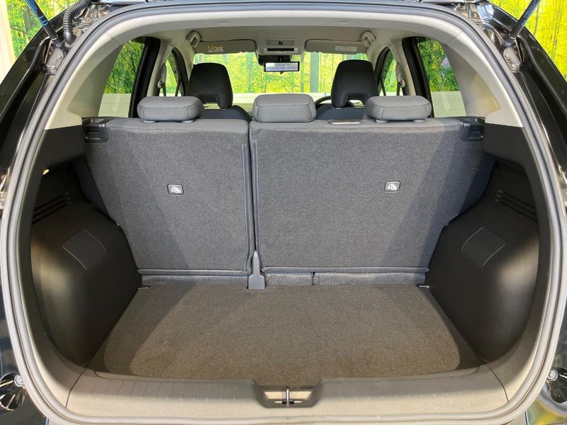 2021 Nissan Note 6AA-E13 (UW-6a56f9769619f)[14]