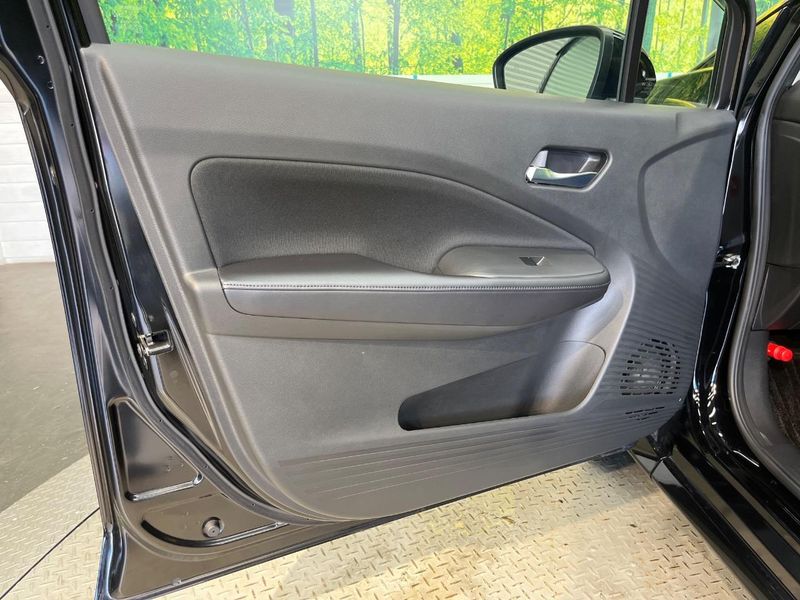 2021 Nissan Note 6AA-E13 (UW-6a56f9769619f)[19]