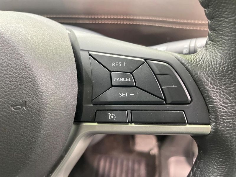 2017 Nissan Serena DAA-GFC27 (UW-6a56f99d26d31)[21]