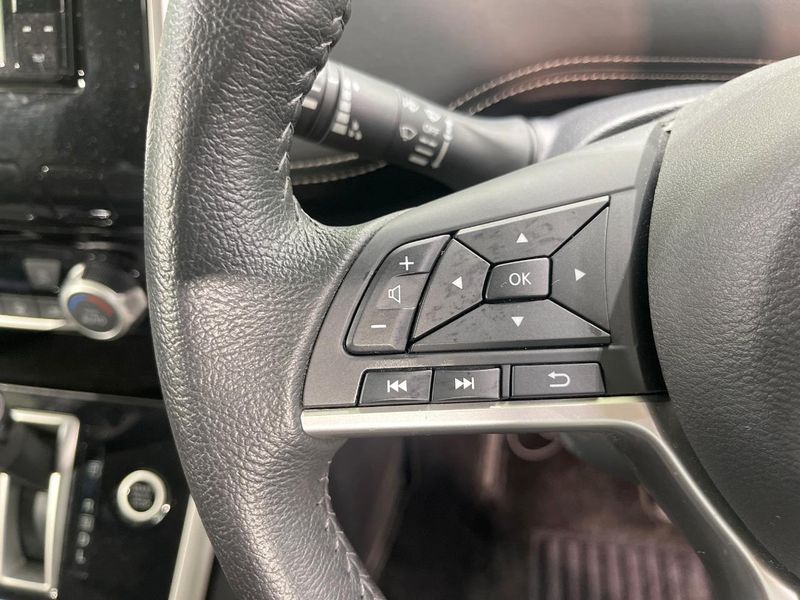 2017 Nissan Serena DAA-GFC27 (UW-6a56f99d26d31)[22]