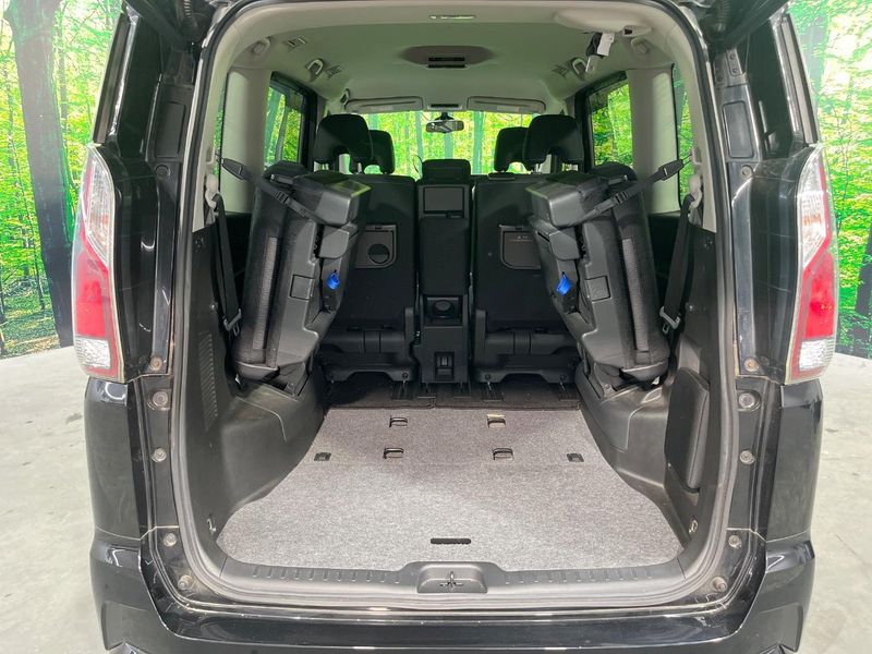 2017 Nissan Serena DAA-GFC27 (UW-6a56f99d26d31)[16]