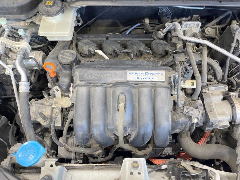 2016 Honda Fit Hybrid DAA-GP5 (UW-6a56f9b5e0460)[15]