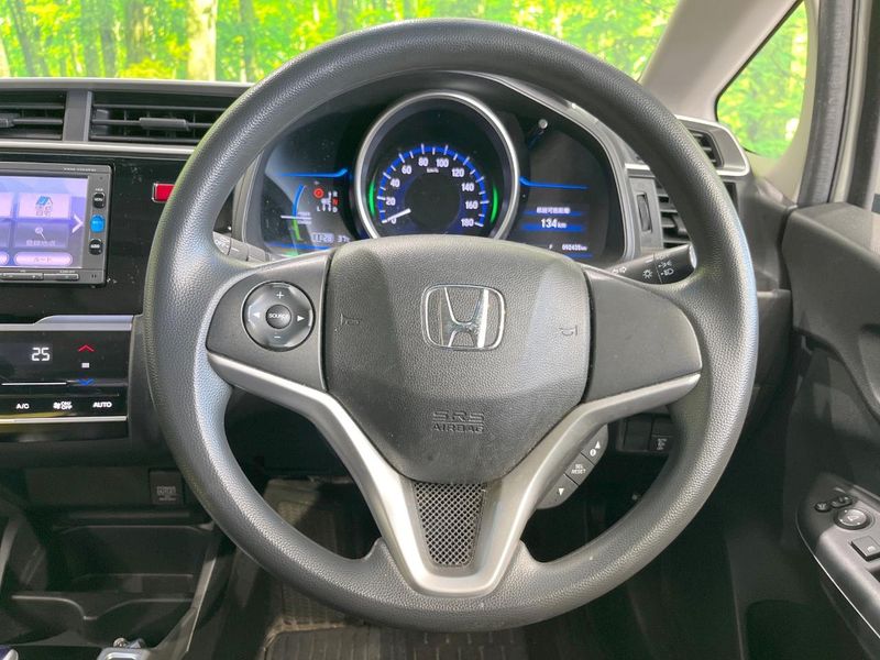 2016 Honda Fit Hybrid DAA-GP5 (UW-6a56f9b5e0460)[27]