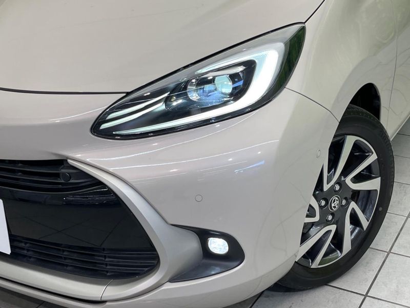 2021 Toyota Aqua 6AA-MXPK11 (UW-6a56fb8f1fc12)[25]