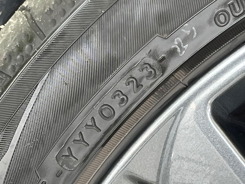 2023 Toyota Prius 6AA-MXWH60 (UW-6a56fbaca294b)[16]