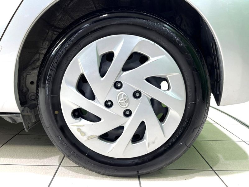 2016 Toyota Aqua DAA-NHP10 (UW-6a56fbcaae392)[10]