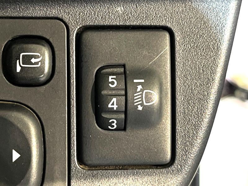 2017 Toyota Aqua DAA-NHP10 (UW-6a56fbd28188a)[8]