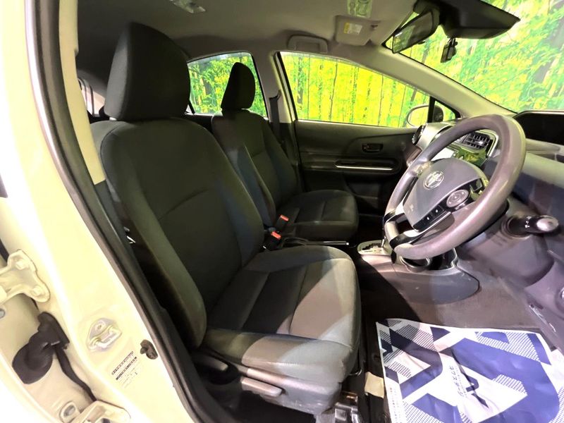 2017 Toyota Aqua DAA-NHP10 (UW-6a56fbd28188a)[28]