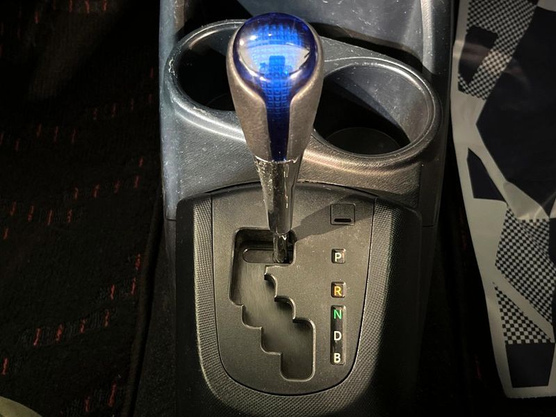 2017 Toyota Aqua DAA-NHP10 (UW-6a56fbd28188a)[18]