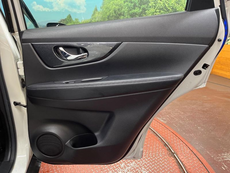2014 Nissan X-Trail DBA-NT32 (UW-6a56fbe423ffb)[11]