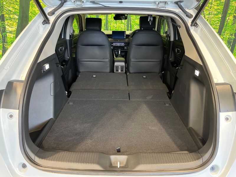 2023 Honda Vezel 6AA-RV5 (UW-6a56fc0d59ce1)[26]