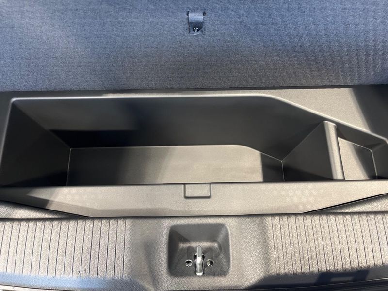 2023 Honda Vezel 6AA-RV5 (UW-6a56fc0d59ce1)[25]