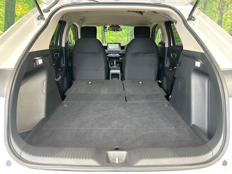 2023 Honda Vezel 6AA-RV5 (UW-6a56fc0e94966)[25]