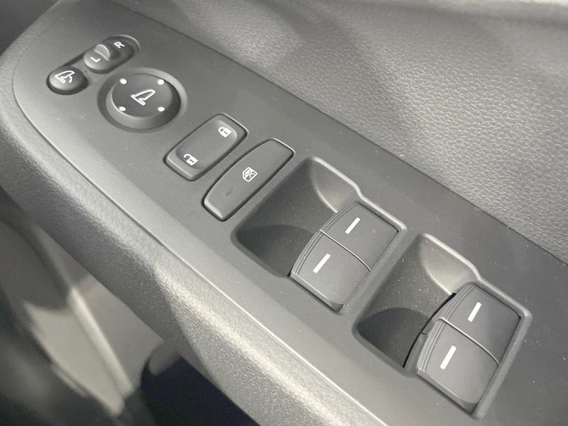 2024 Honda Vezel 6AA-RV5 (UW-6a56fc10da3a0)[29]