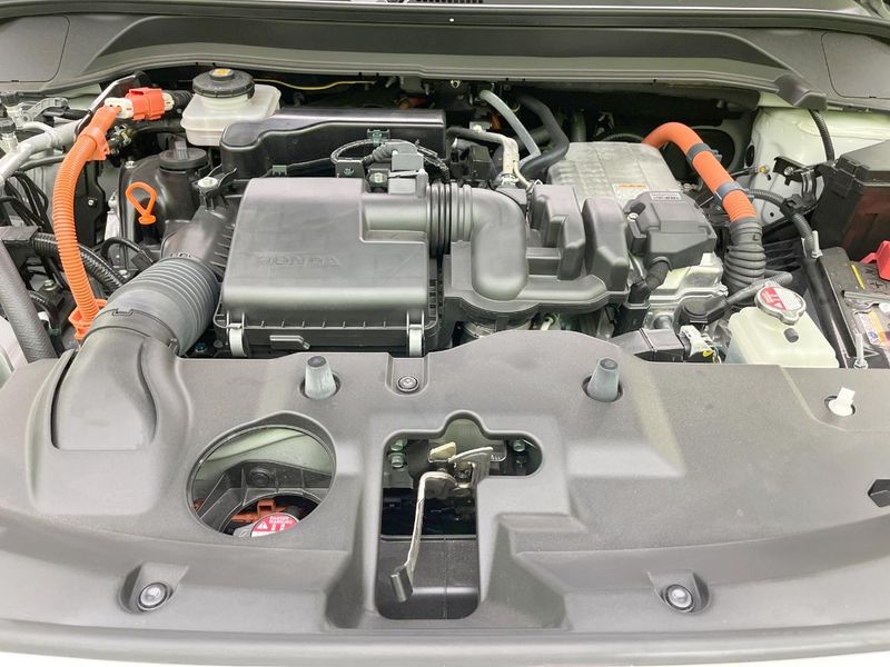 2025 Honda Vezel 6AA-RV5 (UW-6a56fc1360a5a)[4]