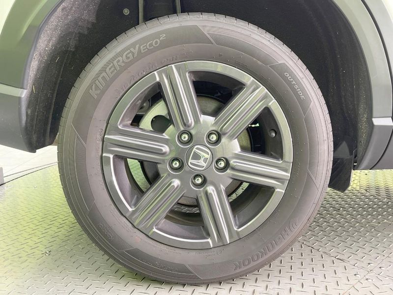 2025 Honda Vezel 6AA-RV5 (UW-6a56fc1360a5a)[13]