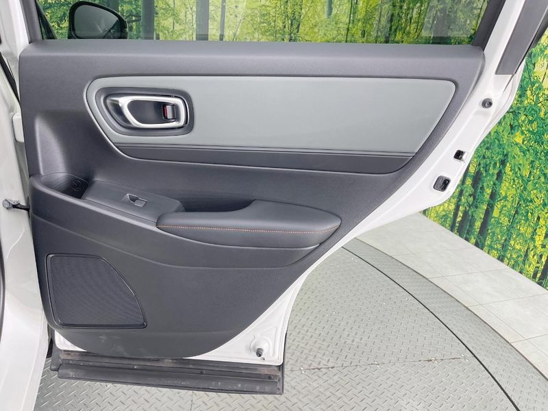 2025 Honda Vezel 6AA-RV5 (UW-6a56fc1360a5a)[29]