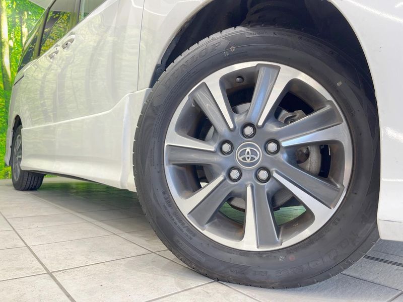2017 Toyota Voxy DBA-ZRR80W (UW-6a56fc89795d3)[17]