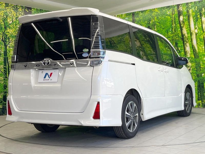 2017 Toyota Voxy DBA-ZRR80W (UW-6a56fc89795d3)[8]
