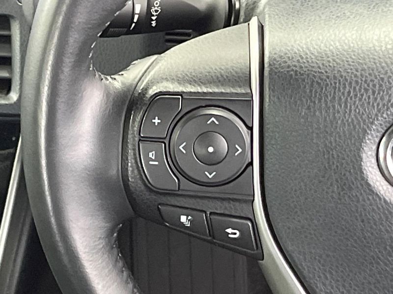 2021 Toyota Voxy 3BA-ZRR80W (UW-6a56fc92a74b7)[17]