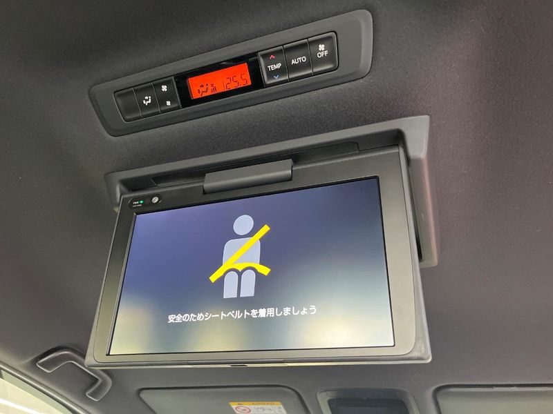2021 Toyota Voxy 3BA-ZRR80W (UW-6a56fc92a74b7)[14]