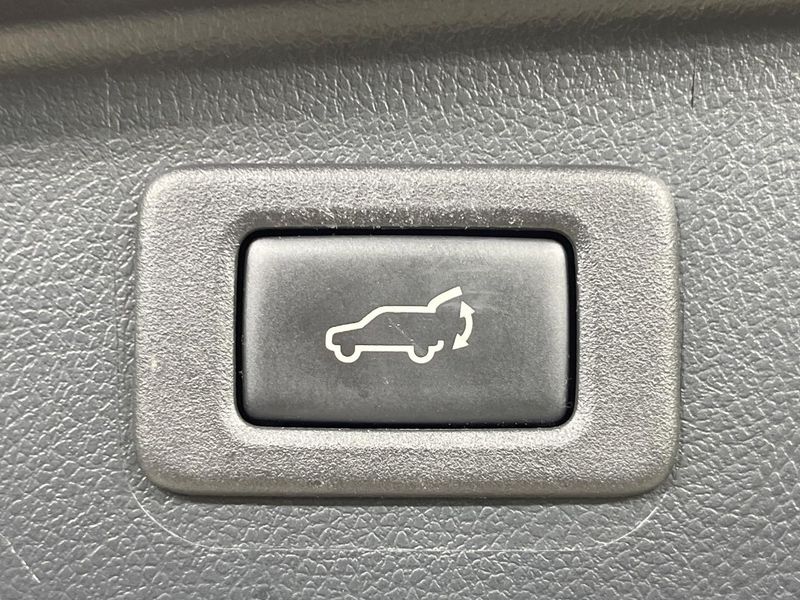 2015 Subaru Legacy Outback DBA-BS9 (UW-6a584a2099232)[28]