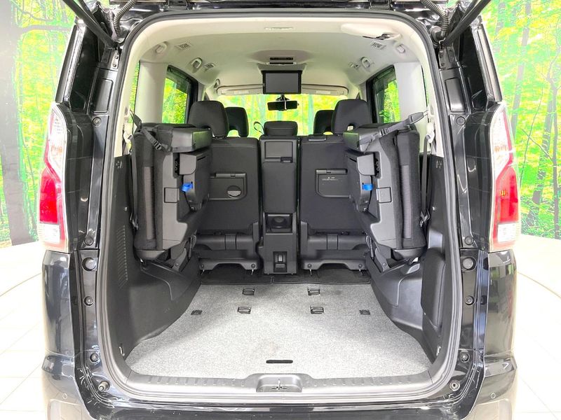 2017 Nissan Serena DAA-GFC27 (UW-6a584a5fce189)[8]