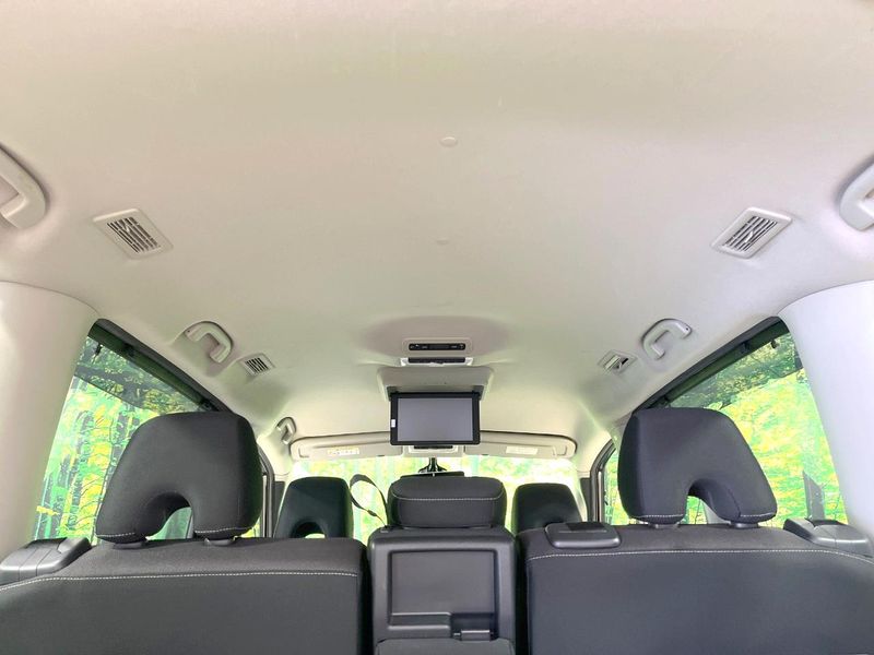 2017 Nissan Serena DAA-GFC27 (UW-6a584a5fce189)[10]