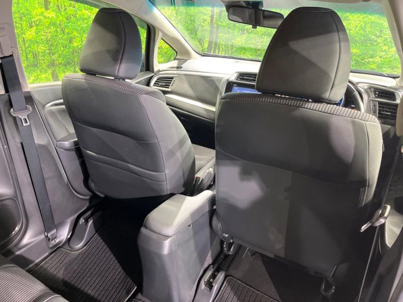 2018 Honda Fit Hybrid DAA-GP5 (UW-6a584a77abe5f)[26]