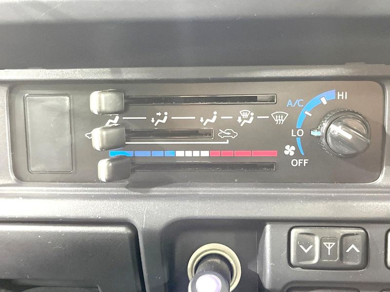 2015 Toyota Land Cruiser 70 CBF-GRJ76K (UW-6a584a7ee2cdd)[28]